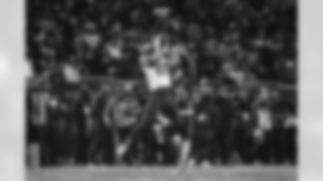 The Los Angeles Rams take on the Chicago Bears in the divisional round of the 2025 NFL post season.