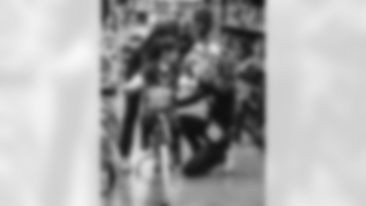 E_251208_Salvation_Army_Shopping_HY_0071