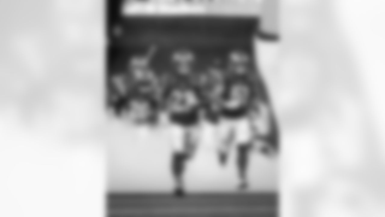 The Los Angeles Rams take on the Detroit Lions in week 15 of the 2025 NFL regular season.