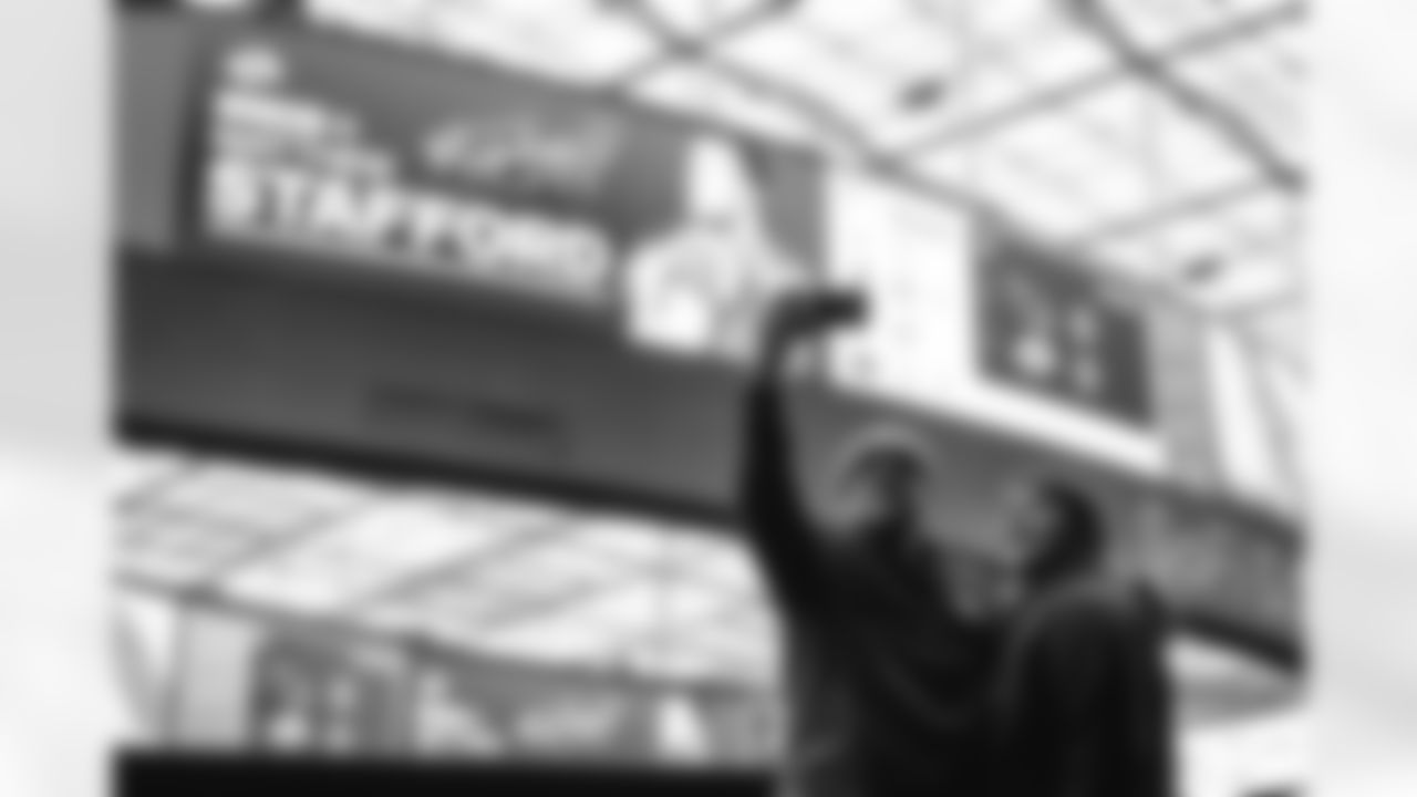 The Los Angeles Rams take on the Arizona Cardinals at SoFi Stadium in Week 18 of the 2025 season.