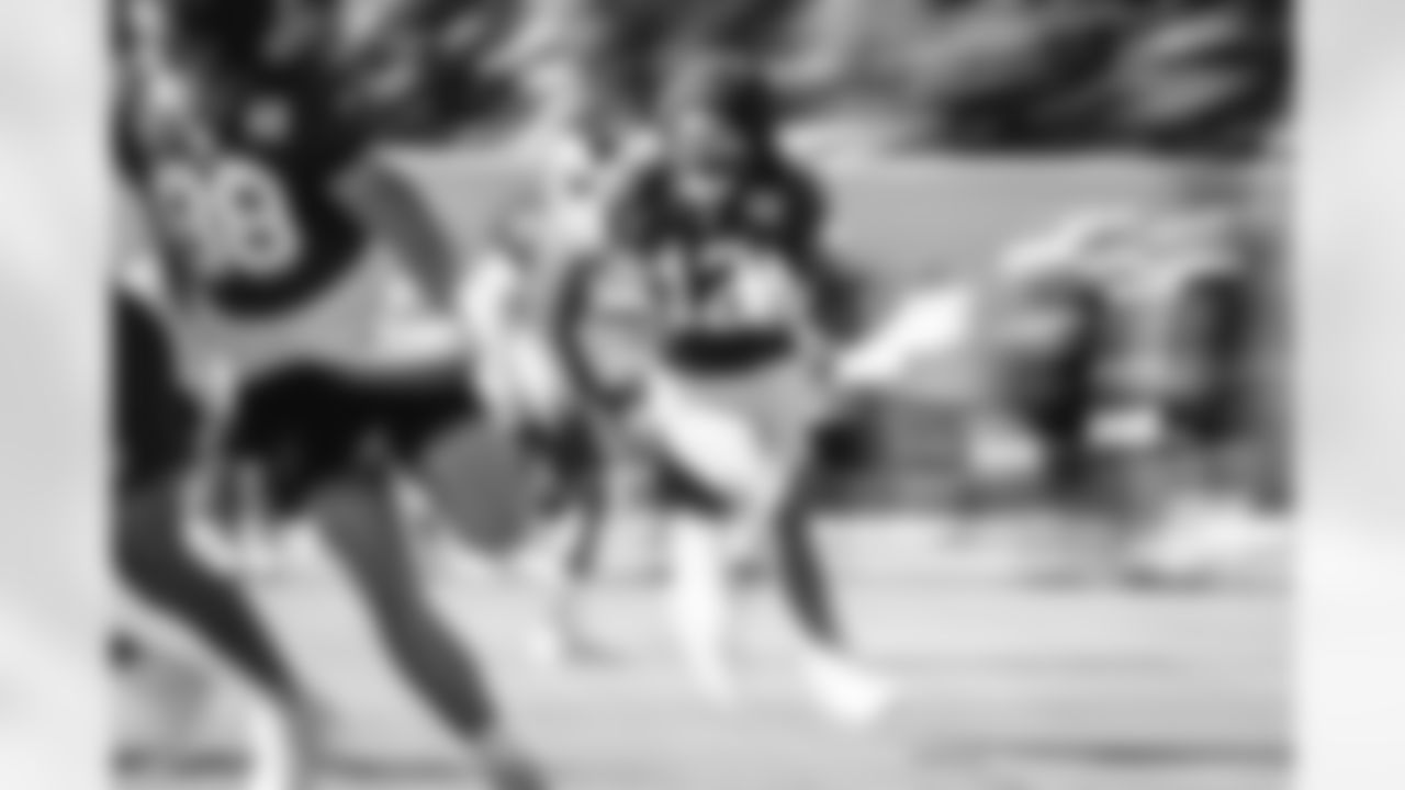 251030_Regular_Season_Week9_Practice_BT_0072