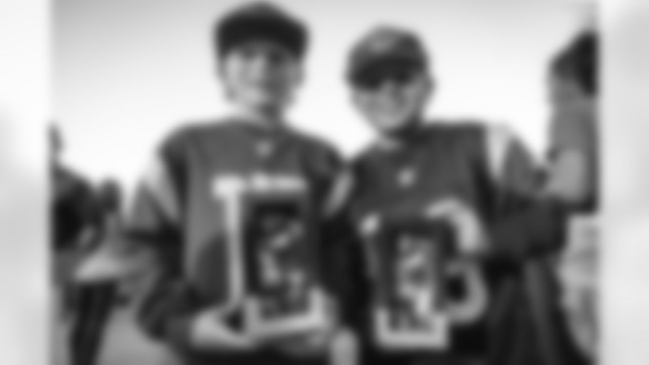 The Los Angeles Rams take on the Tampa Bay Buccaneers during week 12 of the 2025 regular season.