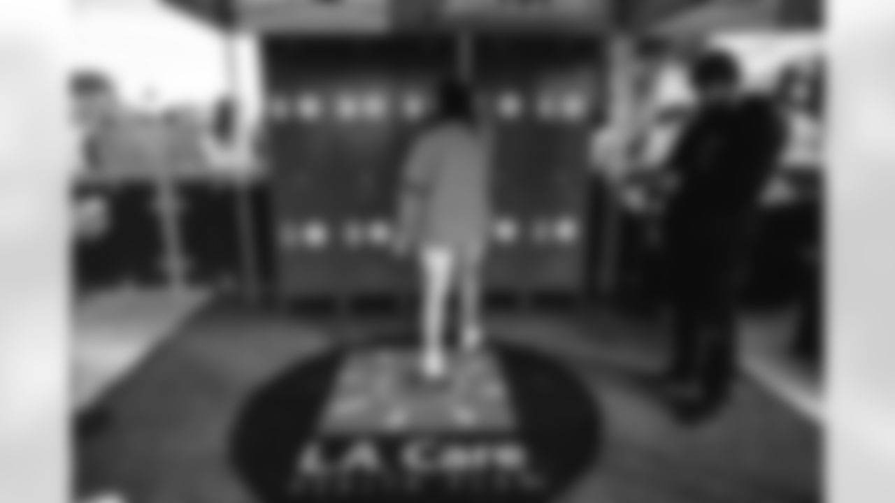 E_251122_Nickerson_Gardens_LA_Care_Food_Distro_HY_00068