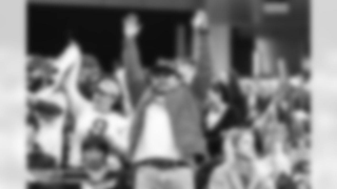 E_260104_Rams_vs_Cardinals_TE_484