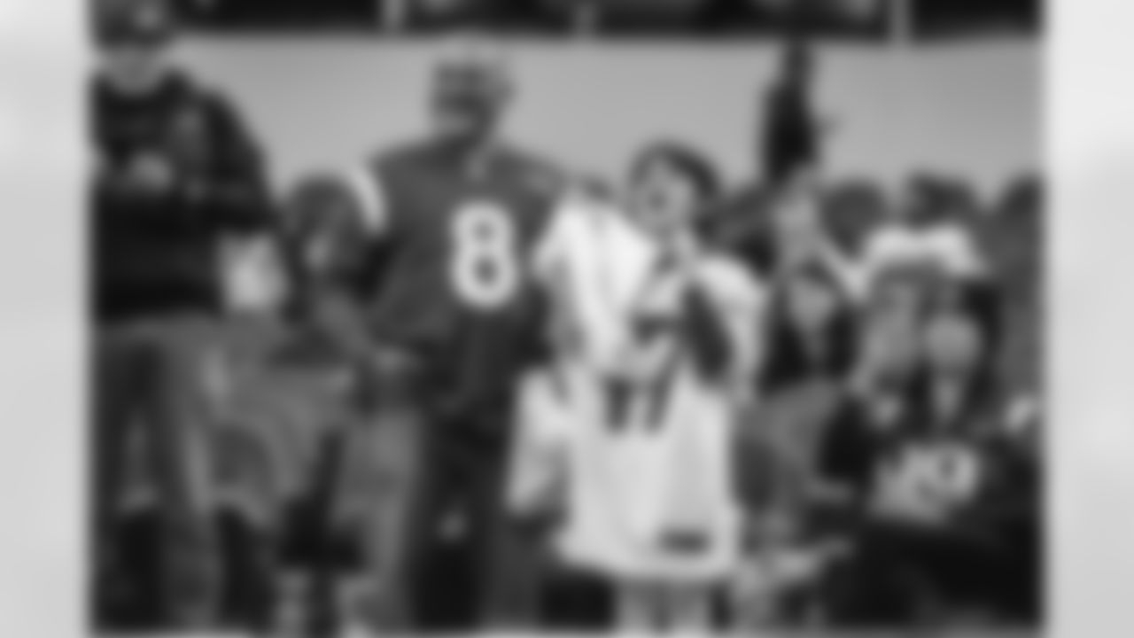 E_260104_Rams_vs_Cardinals_TE_123