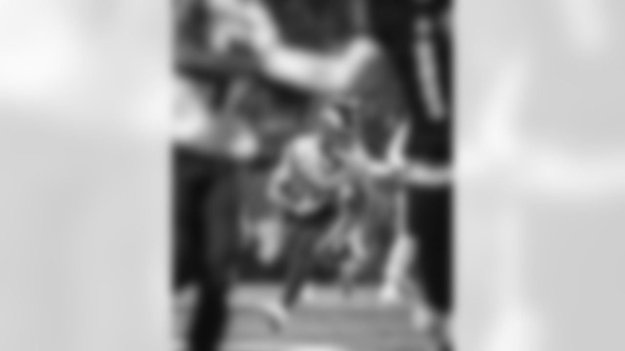 The Los Angeles Rams take on the Chicago Bears in the divisional round of the 2025 NFL post season.