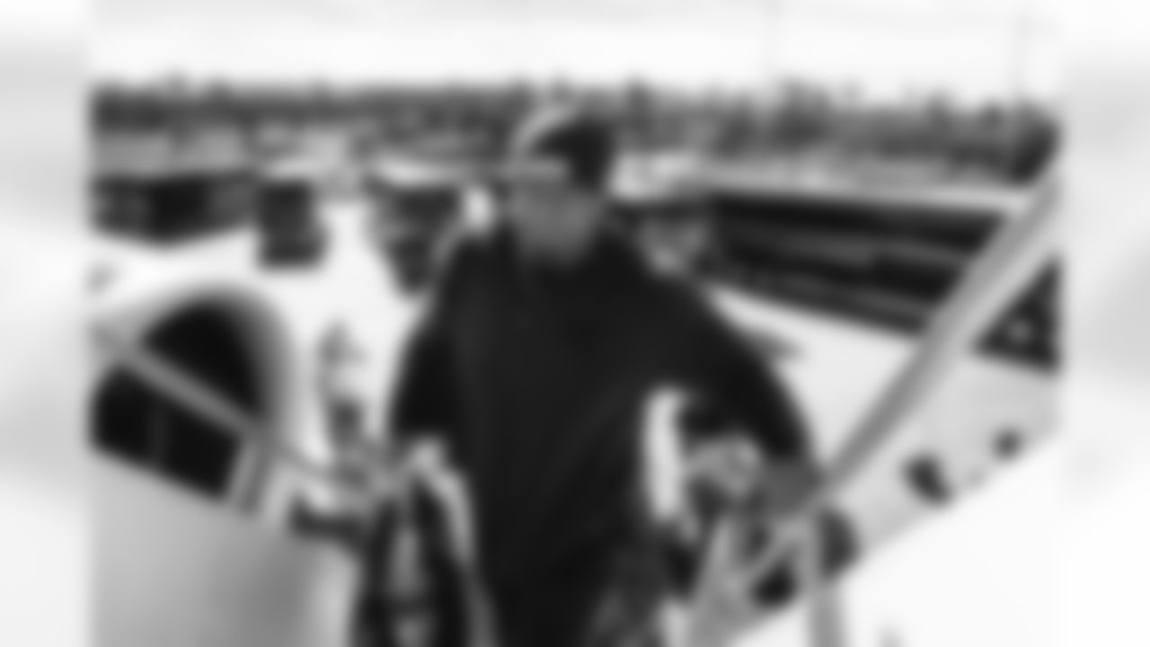 90 DE Tyler Davis travels to Chicago for Divisional matchup vs. Bears