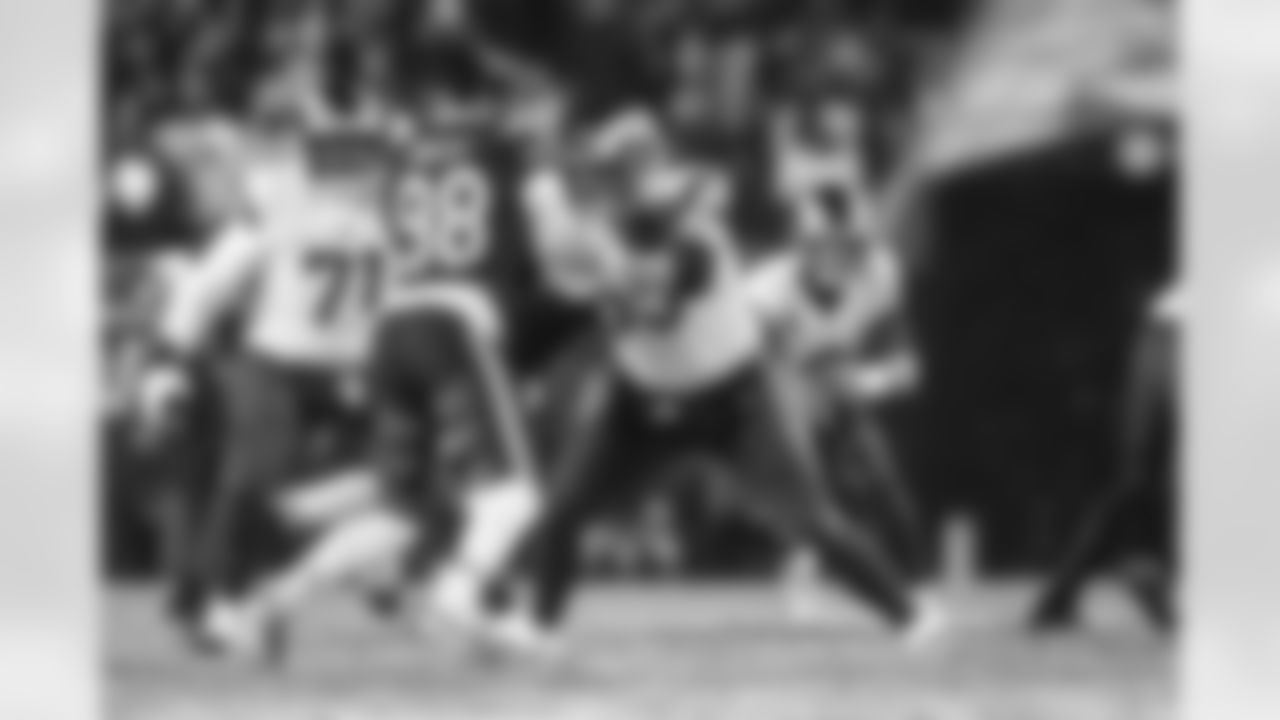 The Los Angeles Rams take on the Chicago Bears in the divisional round of the 2025 NFL Playoffs.