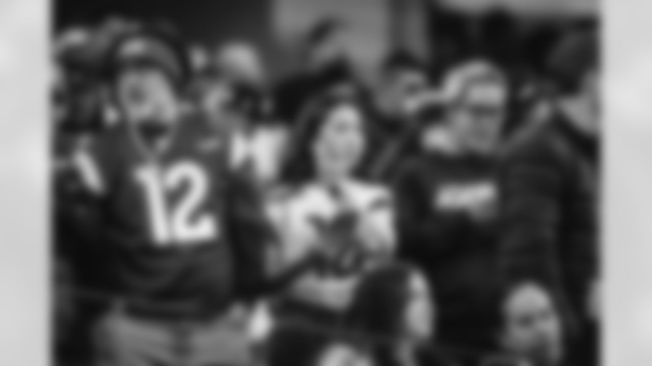 E_260104_Rams_vs_Cardinals_TE_679