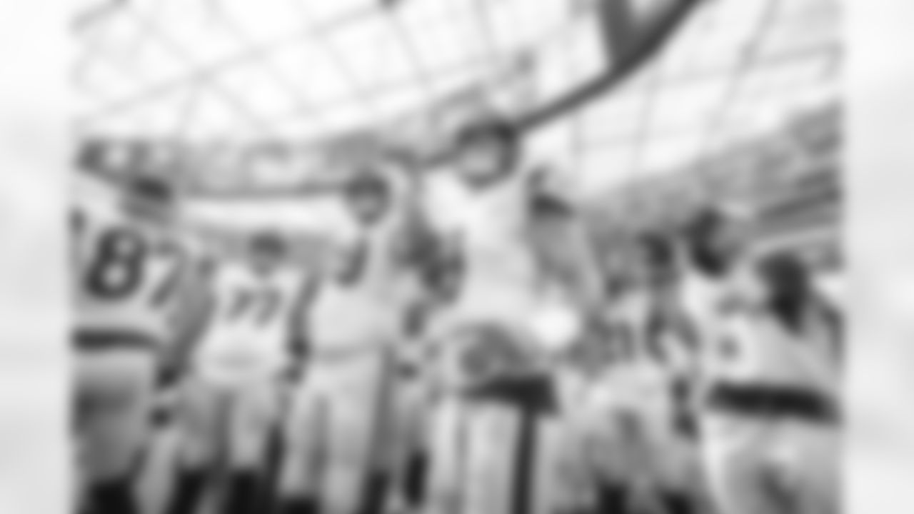 The Los Angeles Rams take on the Dallas Cowboys during Week 5 of the 2022 NFL regular season.