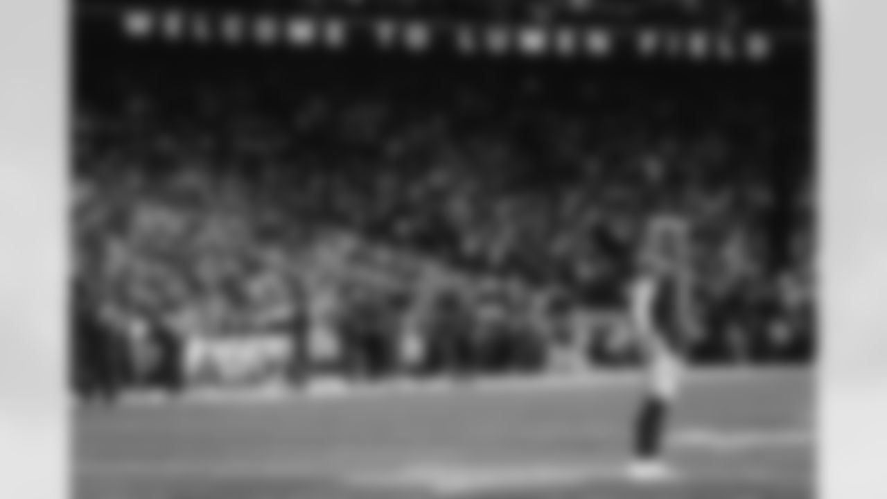 The Los Angeles Rams take on the Seattle Seahawks in week 16 of the 2025 NFL regular season.