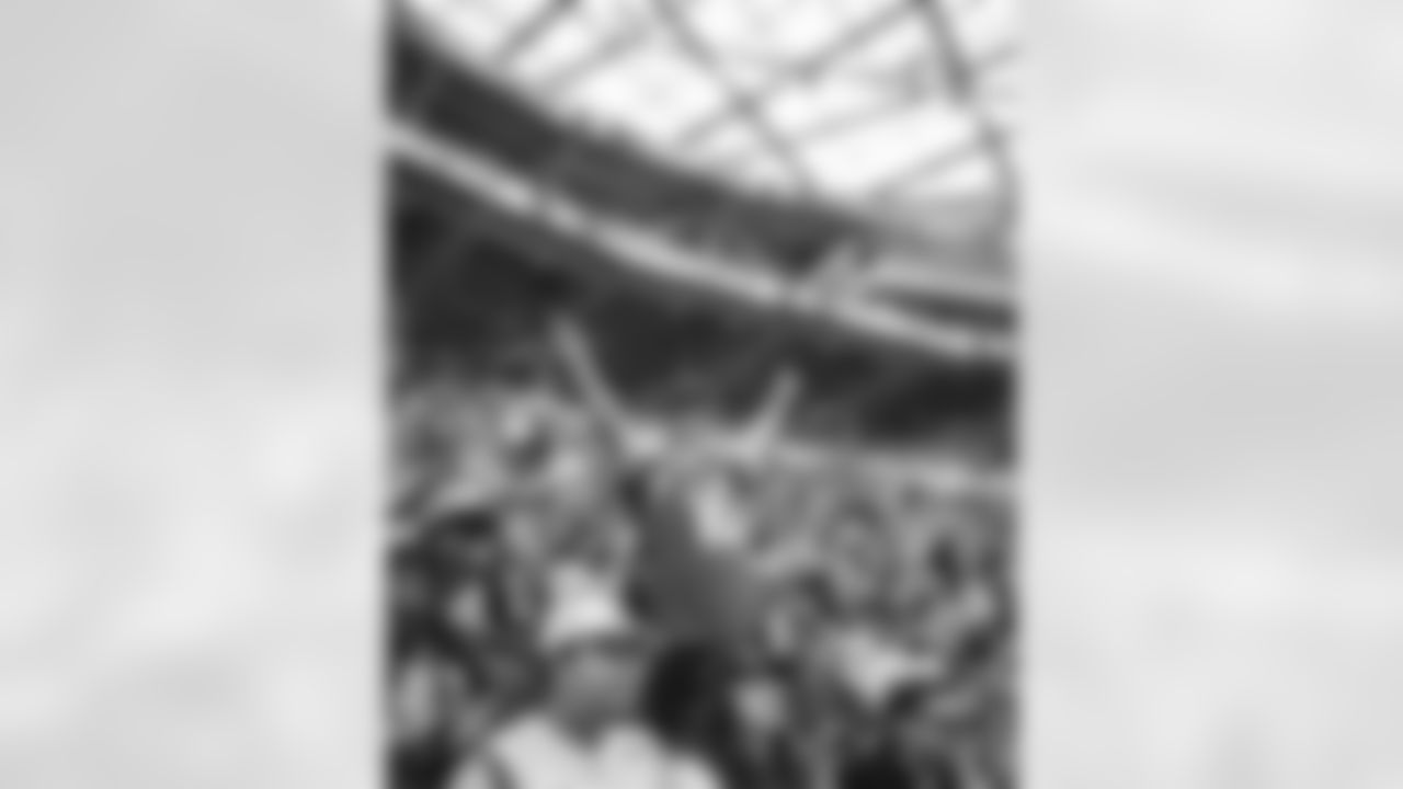 The Los Angeles Rams take on the New Orleans Saints in week 9 of the 2025 NFL regular season.