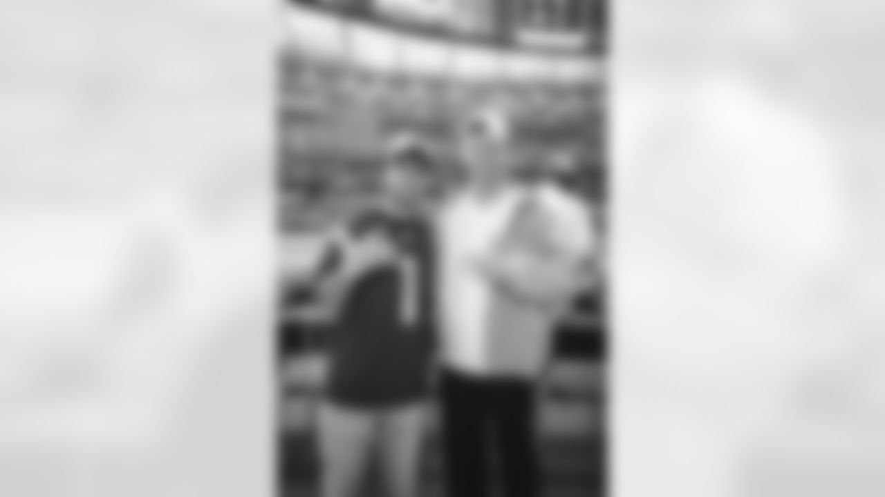 E_251102_Rams_Vs_Saints_Celebs_0013