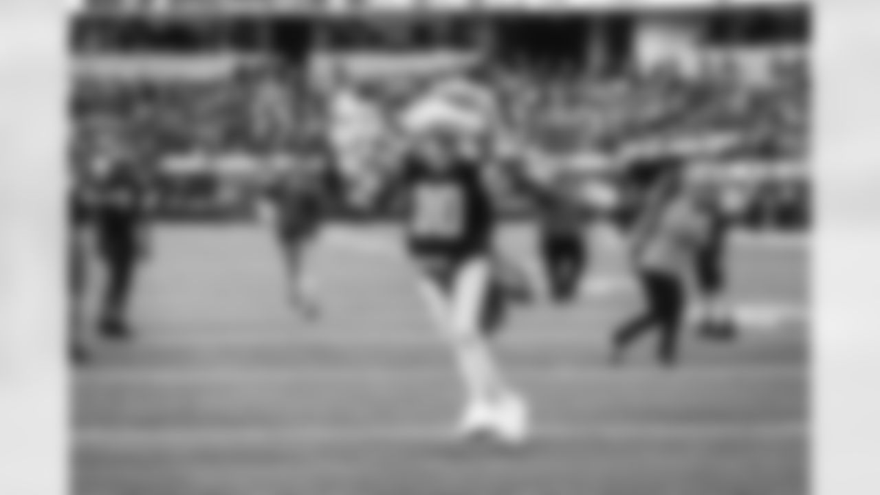 The Los Angeles Rams take on the Detroit Lions in week 15 of the 2025 NFL regular season.