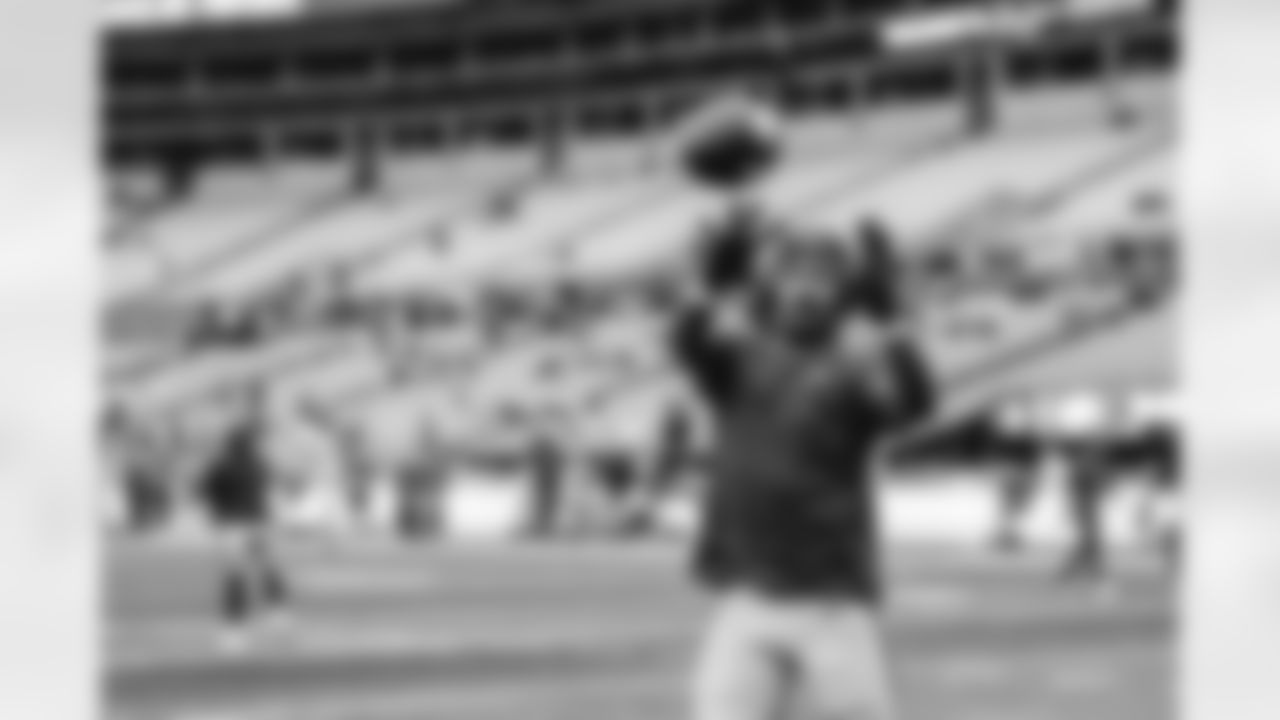 4 CB Ahkello Witherspoon warms up pregame ahead of the Rams vs. Panthers Week 13 matchup