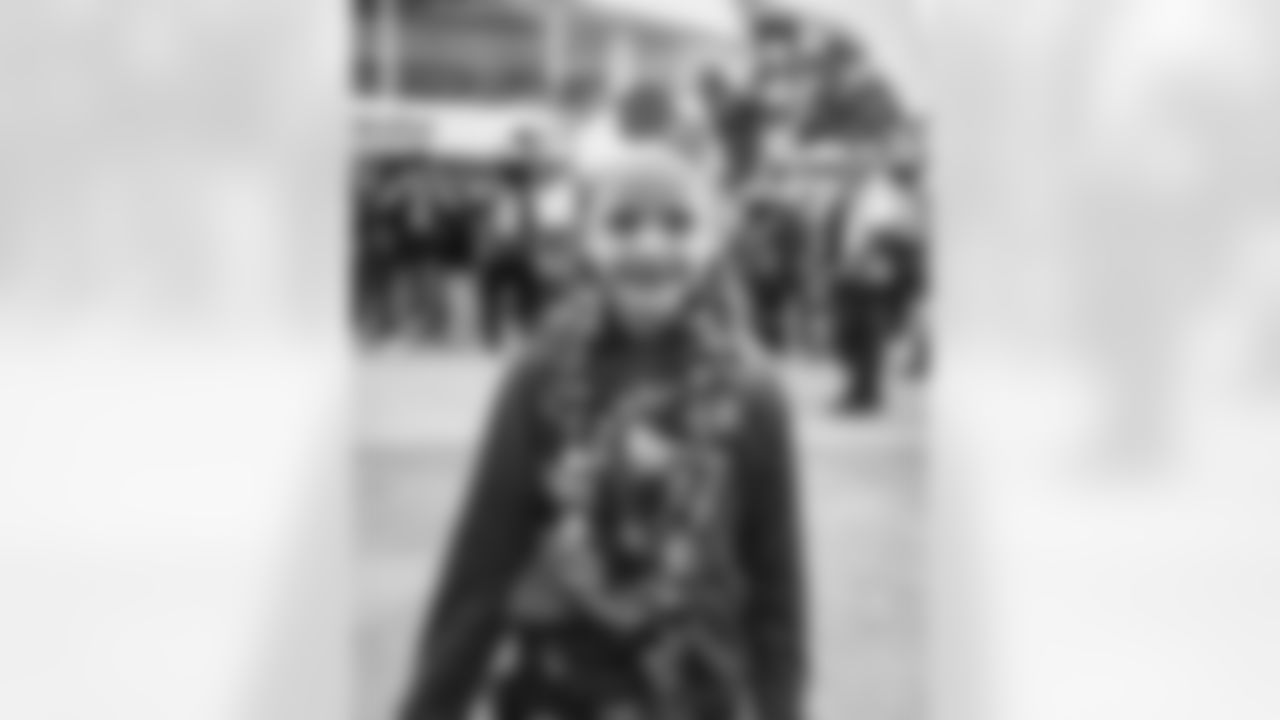 The Los Angeles Rams take on the Arizona Cardinals in week 18 of the 2025 NFL regular season.