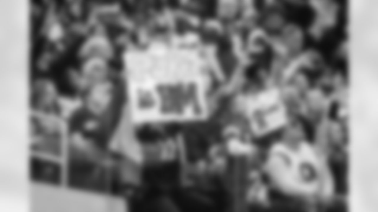 E_260104_Rams_vs_Cardinals_TE_461