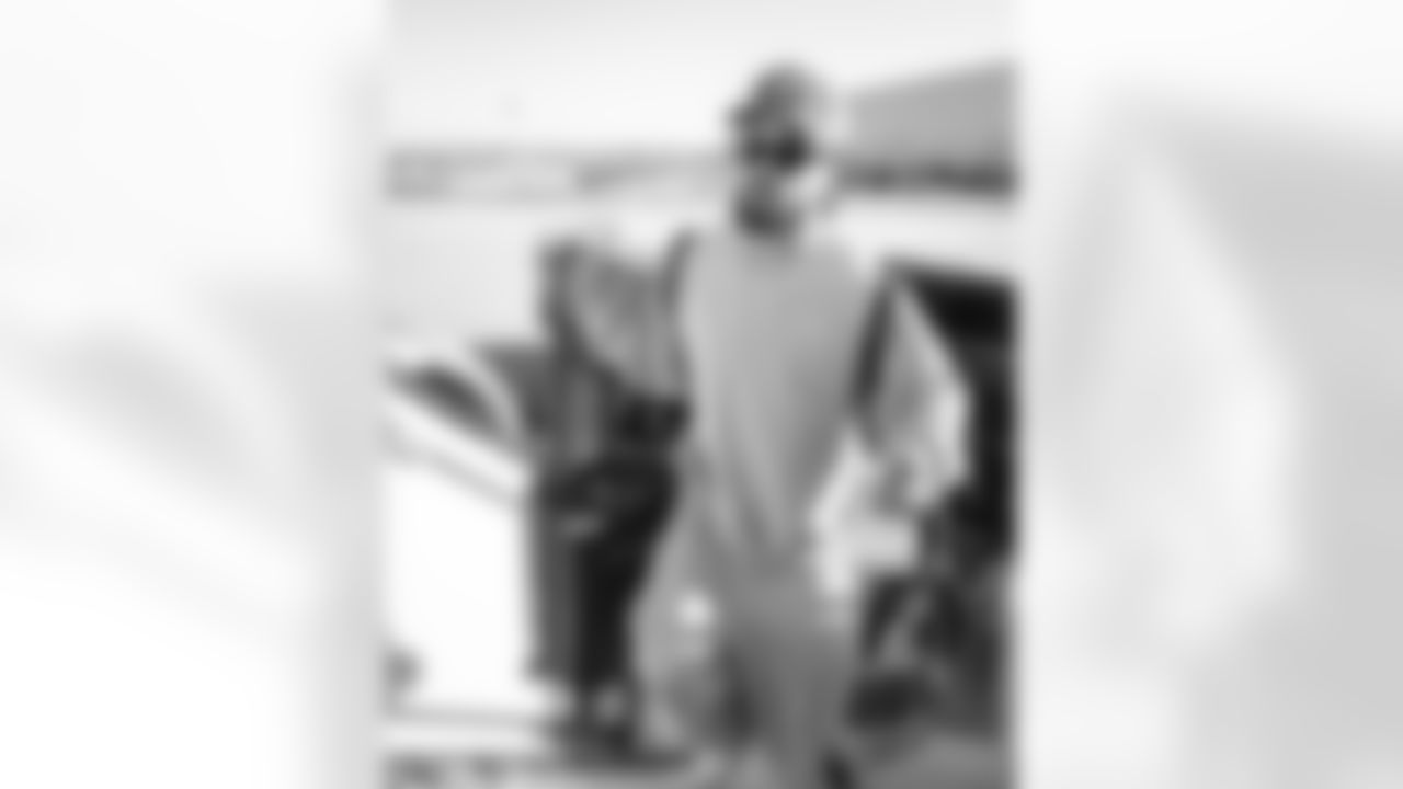 E_251206_Regular_Season_Week_14_Travel_BT_0062