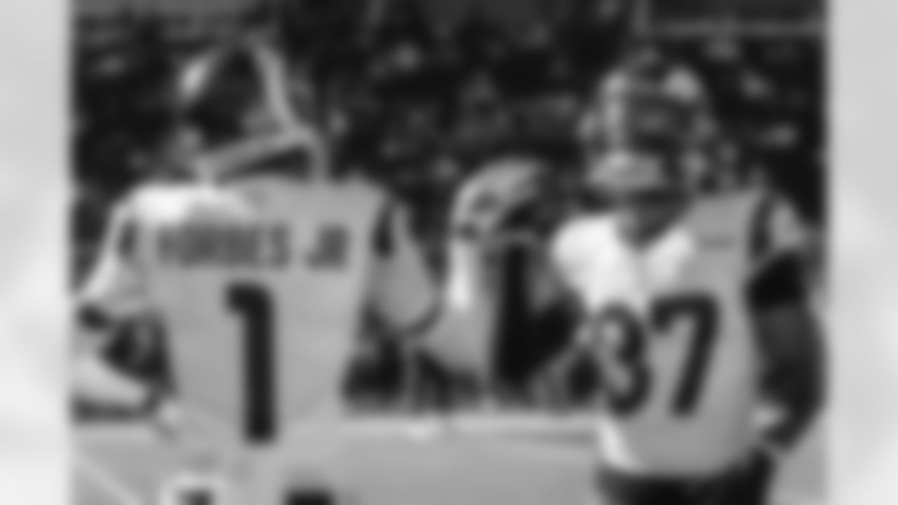 The Los Angeles Rams take on the San Francisco 49ers in week 10 of the 2025 NFL regular season.