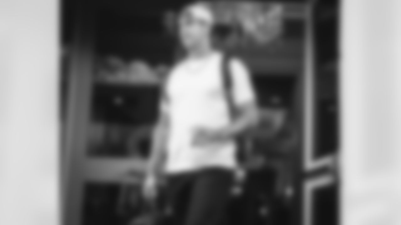 11 QB Jimmy Garoppolo travels to State Farm Stadium for today's game against the Cardinals