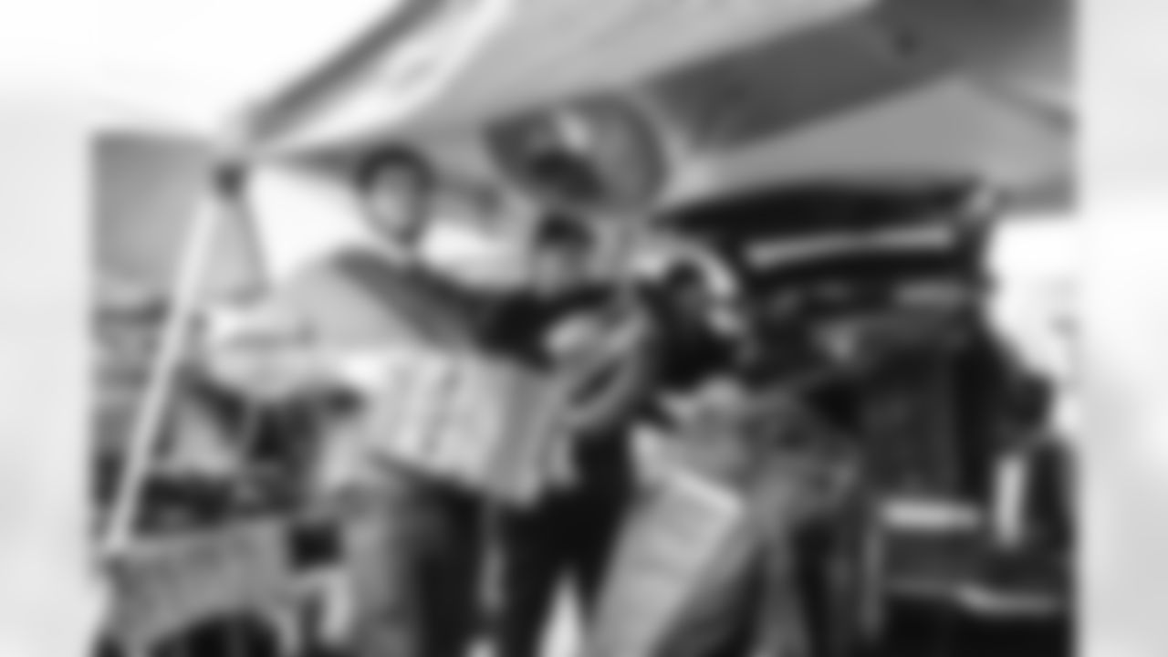 The Los Angeles Rams take on the Arizona Cardinals at SoFi Stadium in Week 18 of the 2025 season.