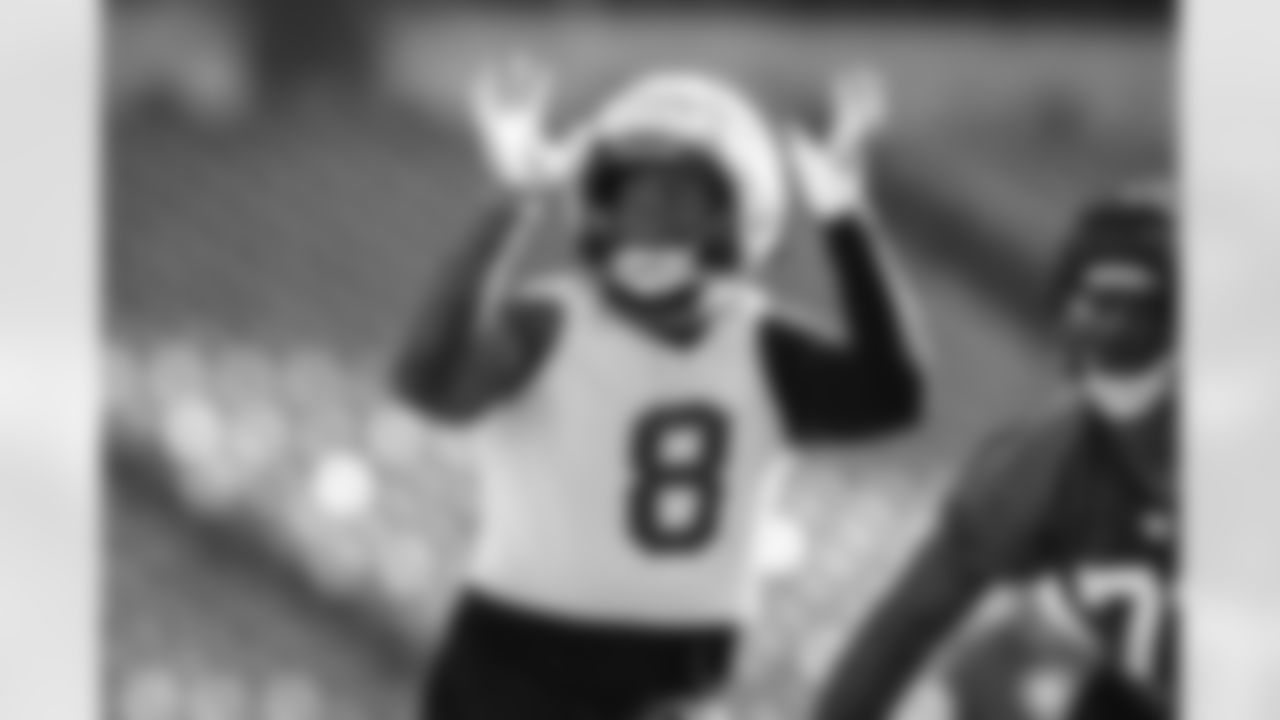 E_251015_Regular_Season_Week7_Practice_BT_00103