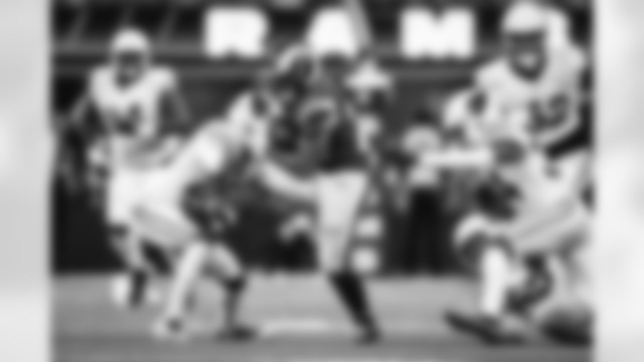 E_260104_Rams_vs_Cardinals_TE_664