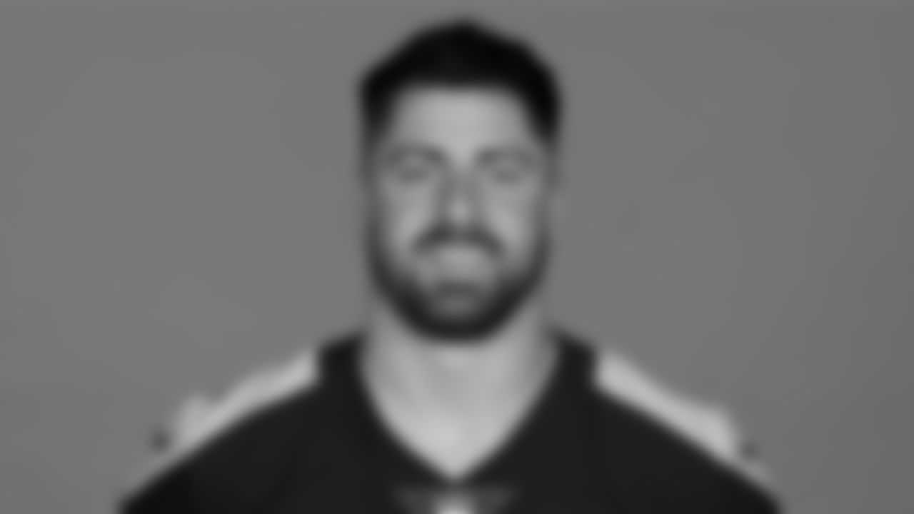 38 | TE Nick Vannett