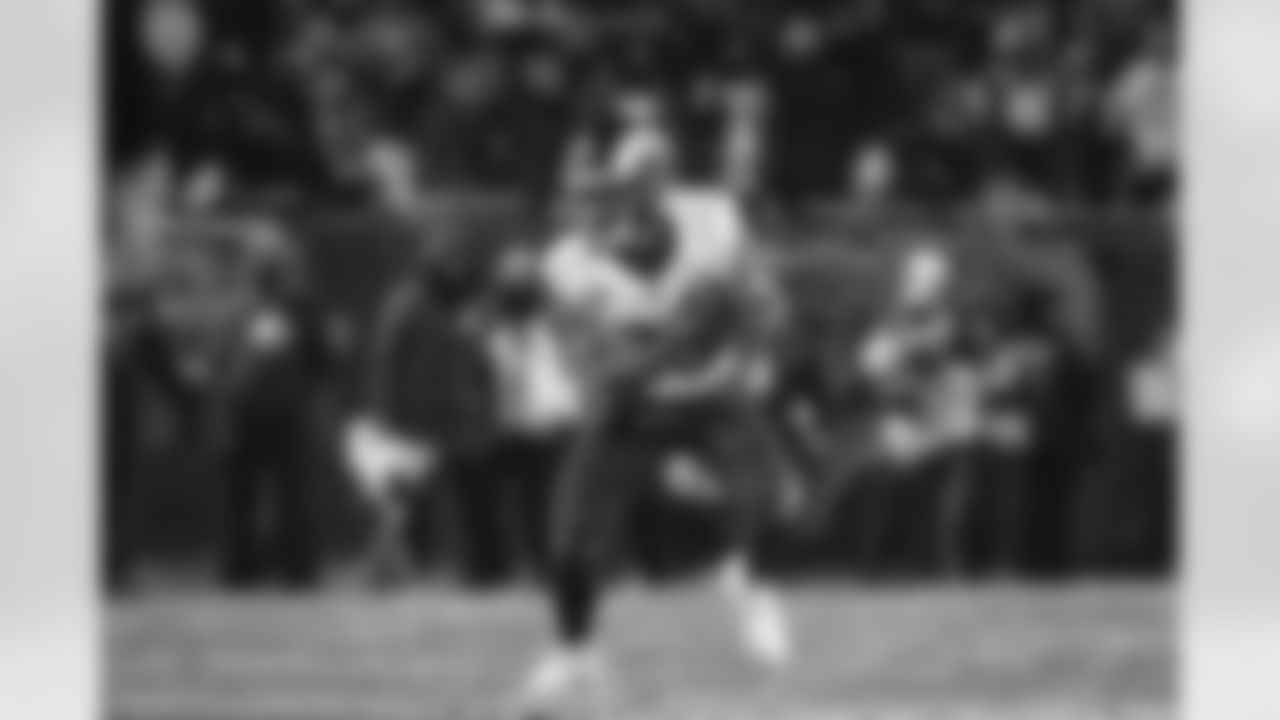 The Los Angeles Rams take on the Chicago Bears in the divisional round of the 2025 NFL post season.