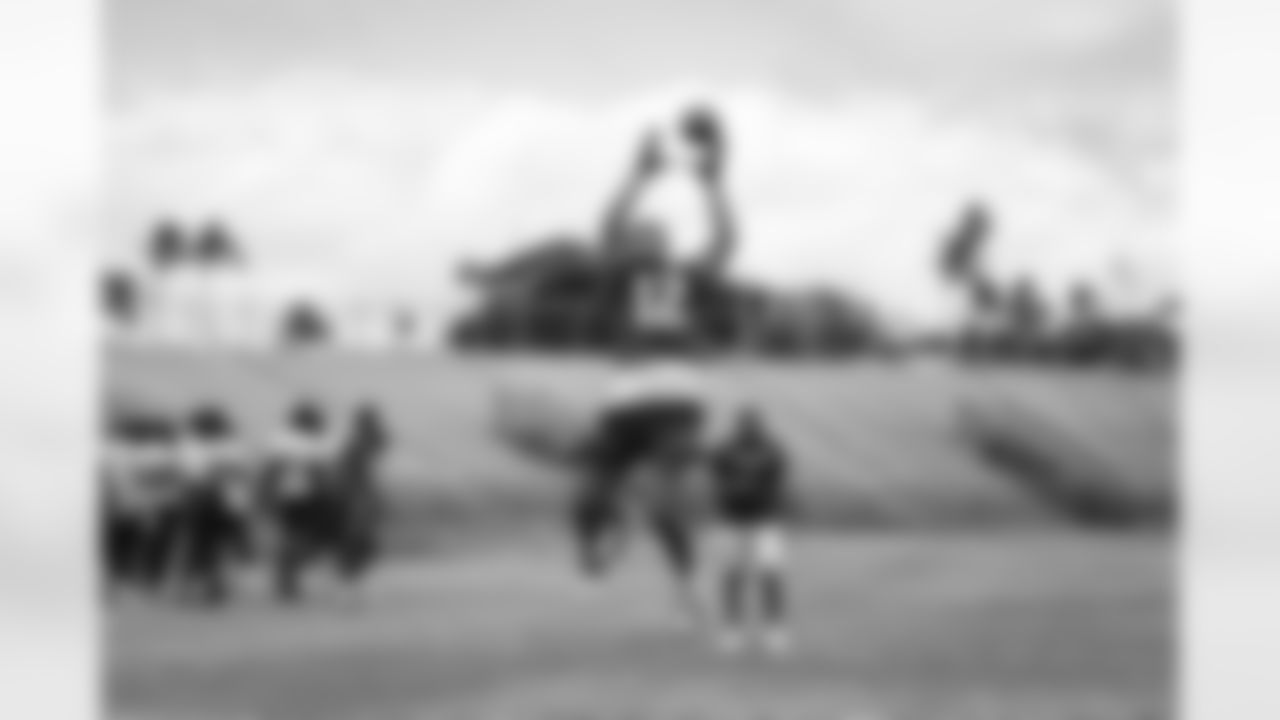 E_TOW27233