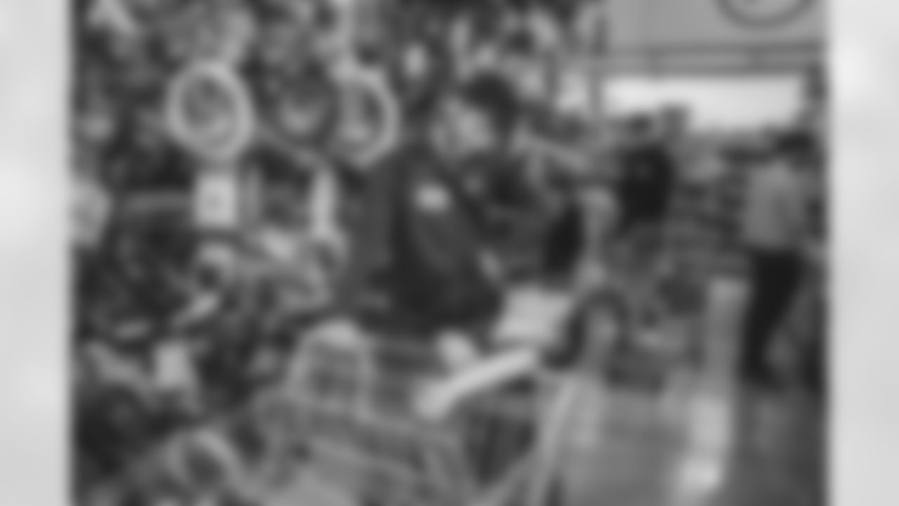 E_RAMS SHOPPING SPREE_0067