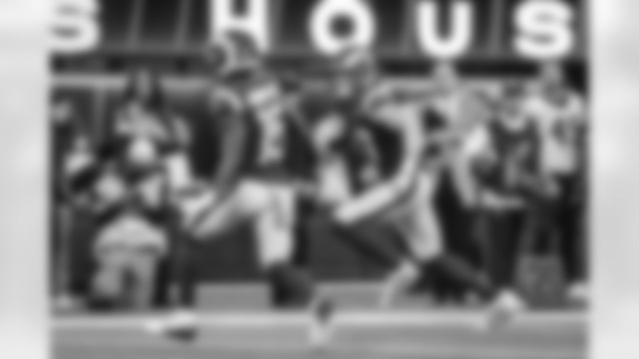 The Los Angeles Rams take on the New Orleans Saints in week 9 of the 2025 NFL regular season.