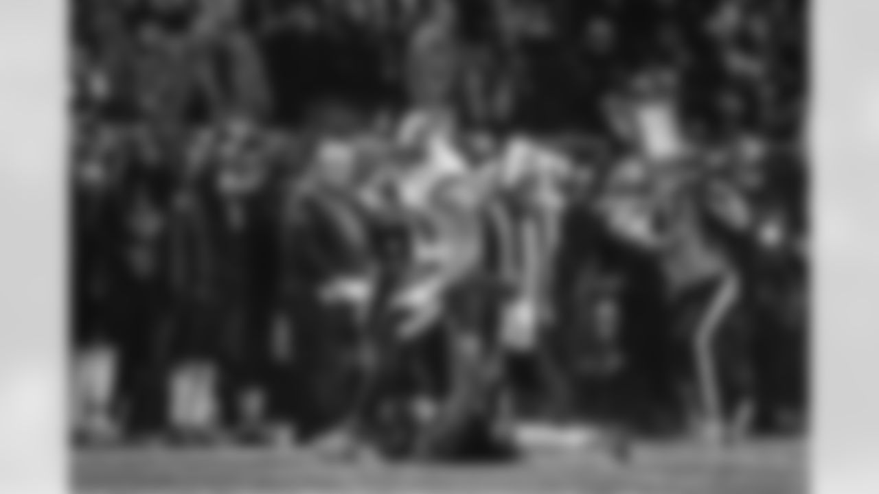 The Los Angeles Rams take on the Chicago Bears in the divisional round of the 2025 NFL post season.