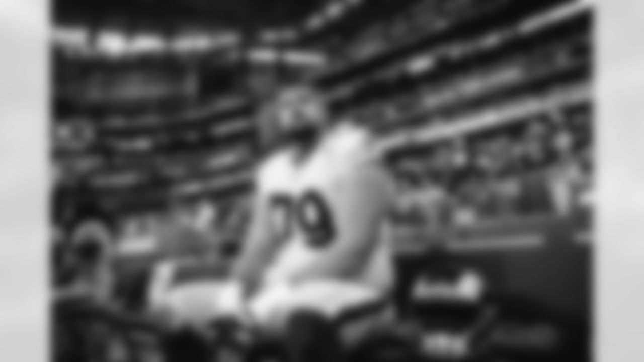 The Los Angeles Rams take on the Minnesota Vikings in Week 16 of the 2021 regular season.