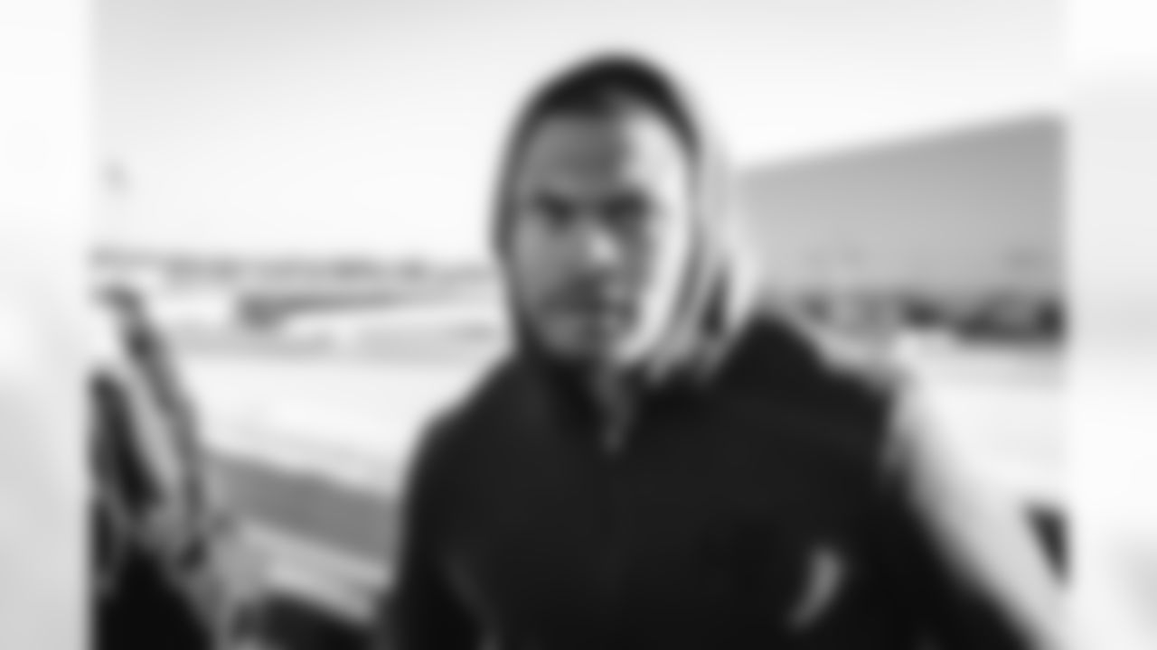 E_251206_Regular_Season_Week_14_Travel_BT_0076