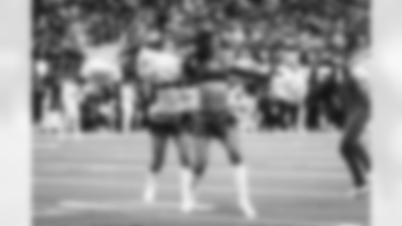 E_260104_Rams_vs_Cardinals_TE_465