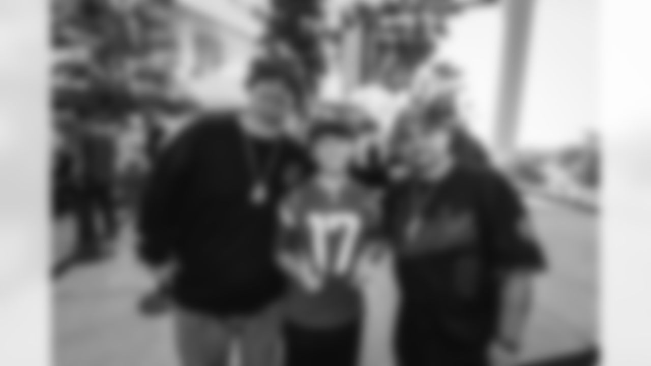 The Los Angeles Rams take on the Detroit Lions in week 15 of the 2025 NFL regular season.