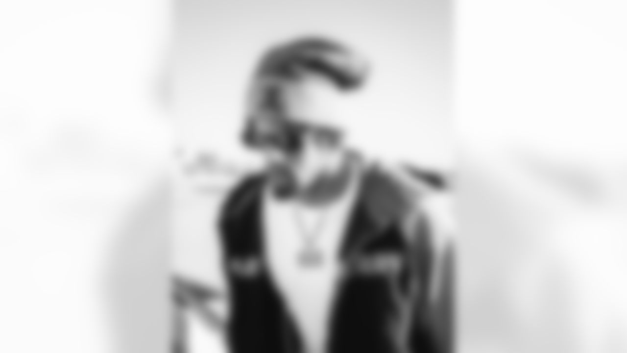 E_251206_Regular_Season_Week_14_Travel_BT_0068