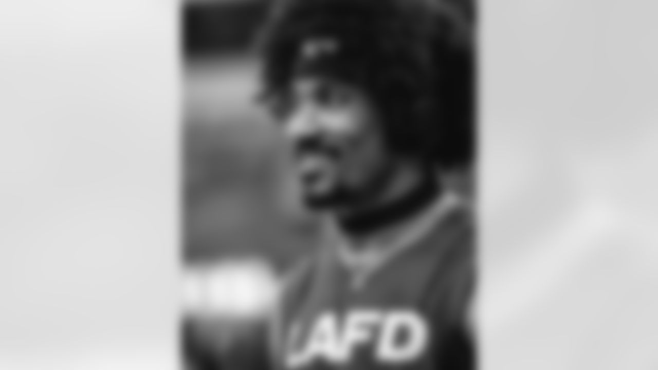 The Los Angeles Rams take on the Arizona Cardinals in week 18 of the 2025 NFL regular season.