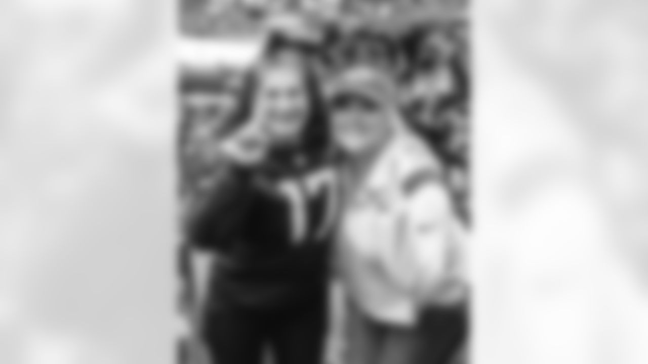 The Los Angeles Rams take on the Seattle Seahawks in week 11 of the 2025 NFL regular season.