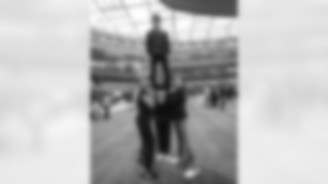 E_251222_Spark_Of_Love_Toy_Drive_AD_0170