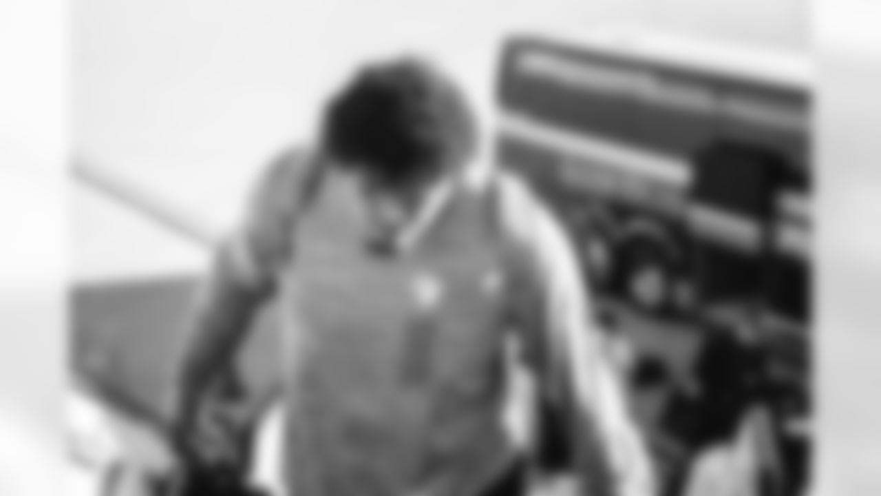 E_251206_Regular_Season_Week_14_Travel_BT_0005