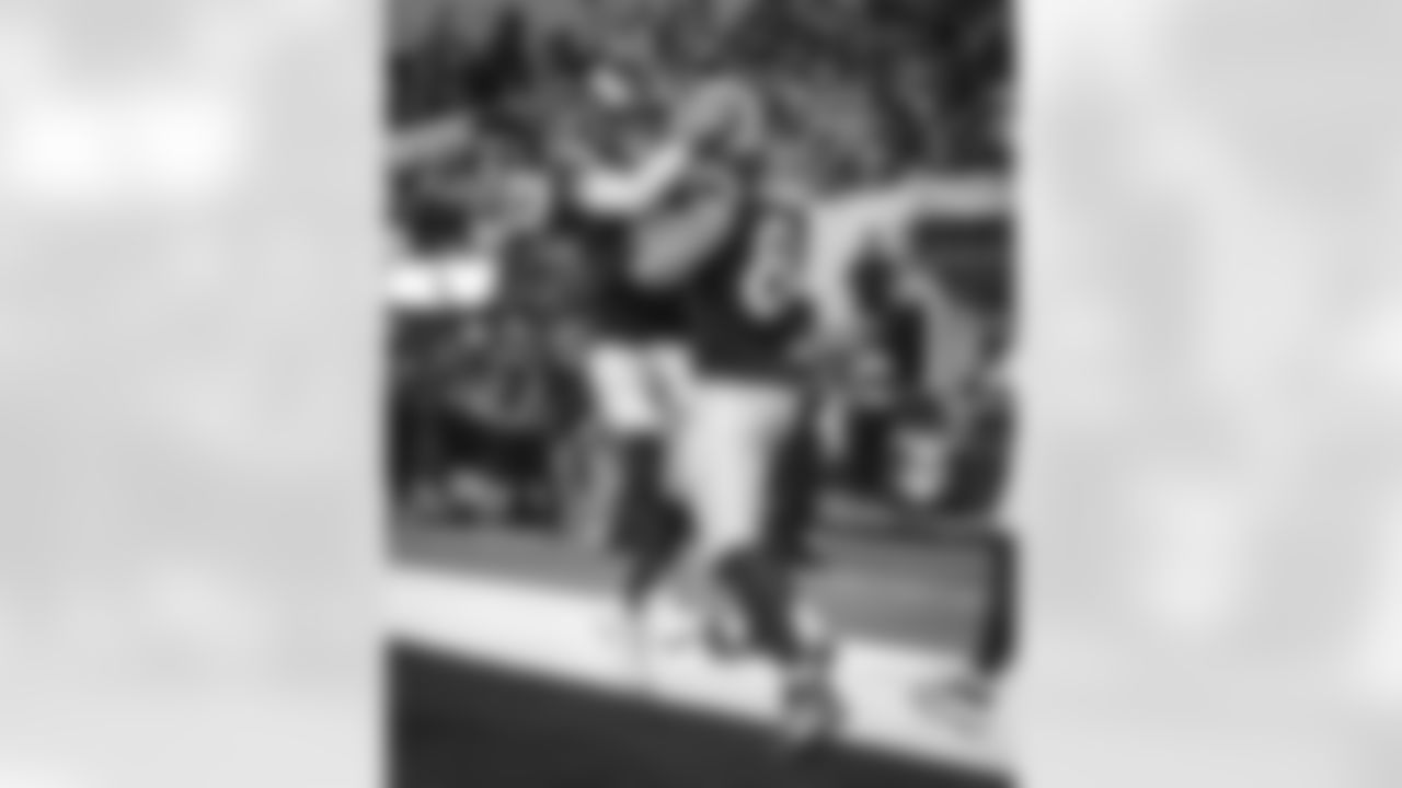 The Los Angeles Rams take on the Detroit Lions in week 15 of the 2025 NFL regular season.