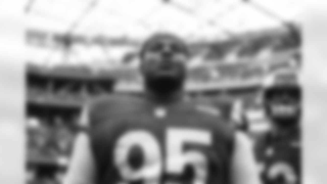 E_260104_Rams_vs_Cardinals_TE_308