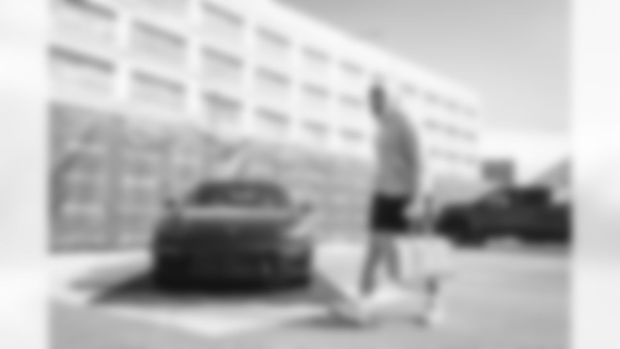 18 TE Terrance Ferguson arrives at SoFi Stadium for today's matchup against the Saints