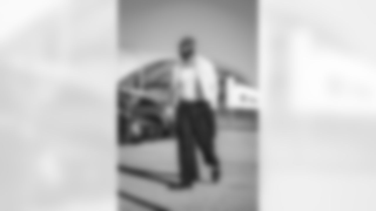 8 OLB Jared Verse arrives at SoFi Stadium for Sunday Night Football against the Buccaneers