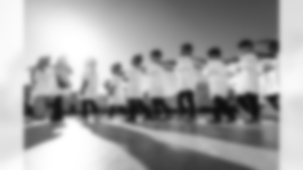 E_251202_Shoes_That_Fit_AD_0119