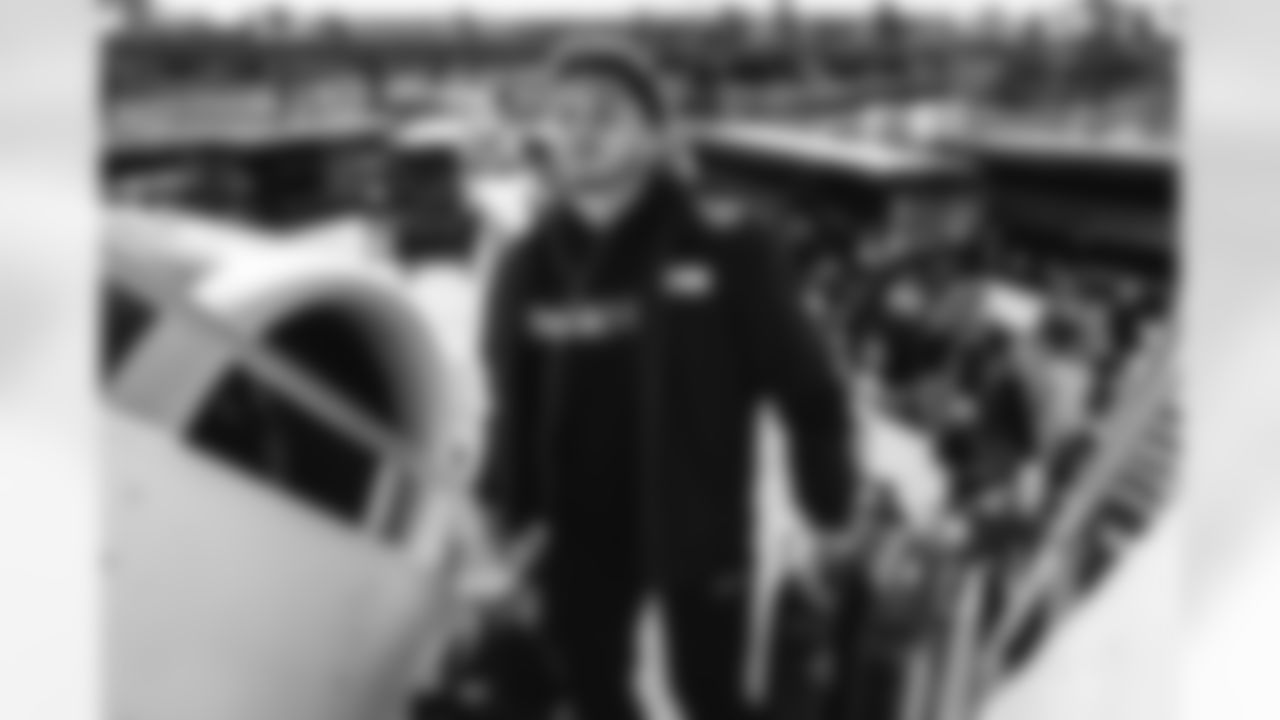 22 RB Blake Corum travels to Chicago for Divisional matchup vs. Bears