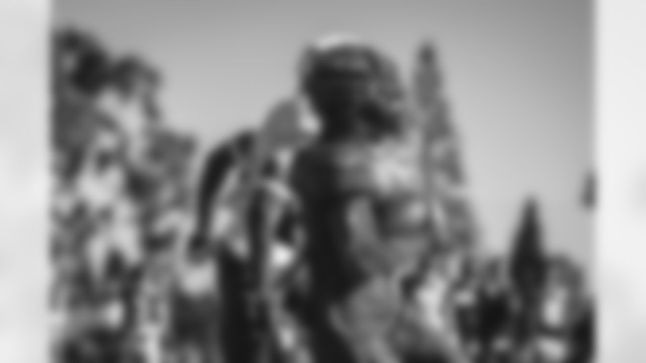 E_TOW01819