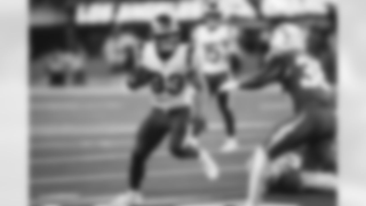 Running back Dean Connors (33) during the preseason game against the Los Angeles Chargers on Thursday, Aug. 27, 2026, at SoFi Stadium in Inglewood, CA. (Ryan Hadji /Los Angeles Rams)